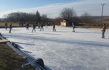 Eislaufen in Hochleithen_Eva Brunnhuber