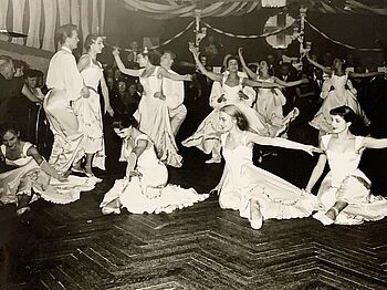 Rot Kreuz Ball Zistersdorf 1957; (c) Rupert Mandl